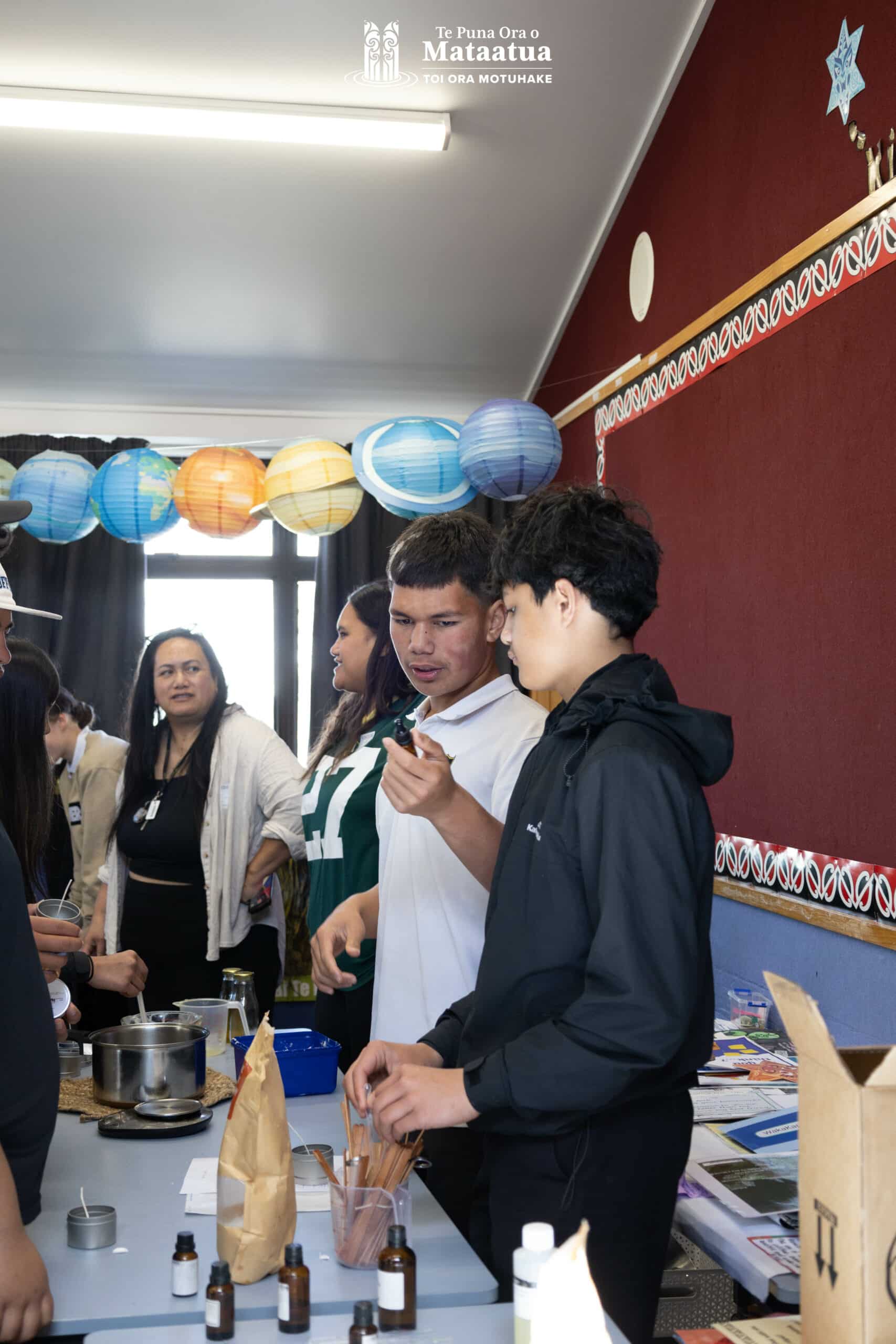 Rangatahi testing scents for rongoā